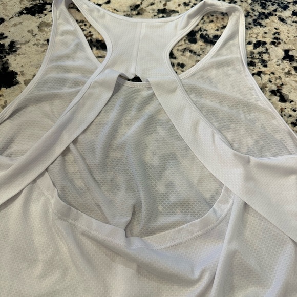 Zyia White Open Vented Back Tank - Picture 2 of 3